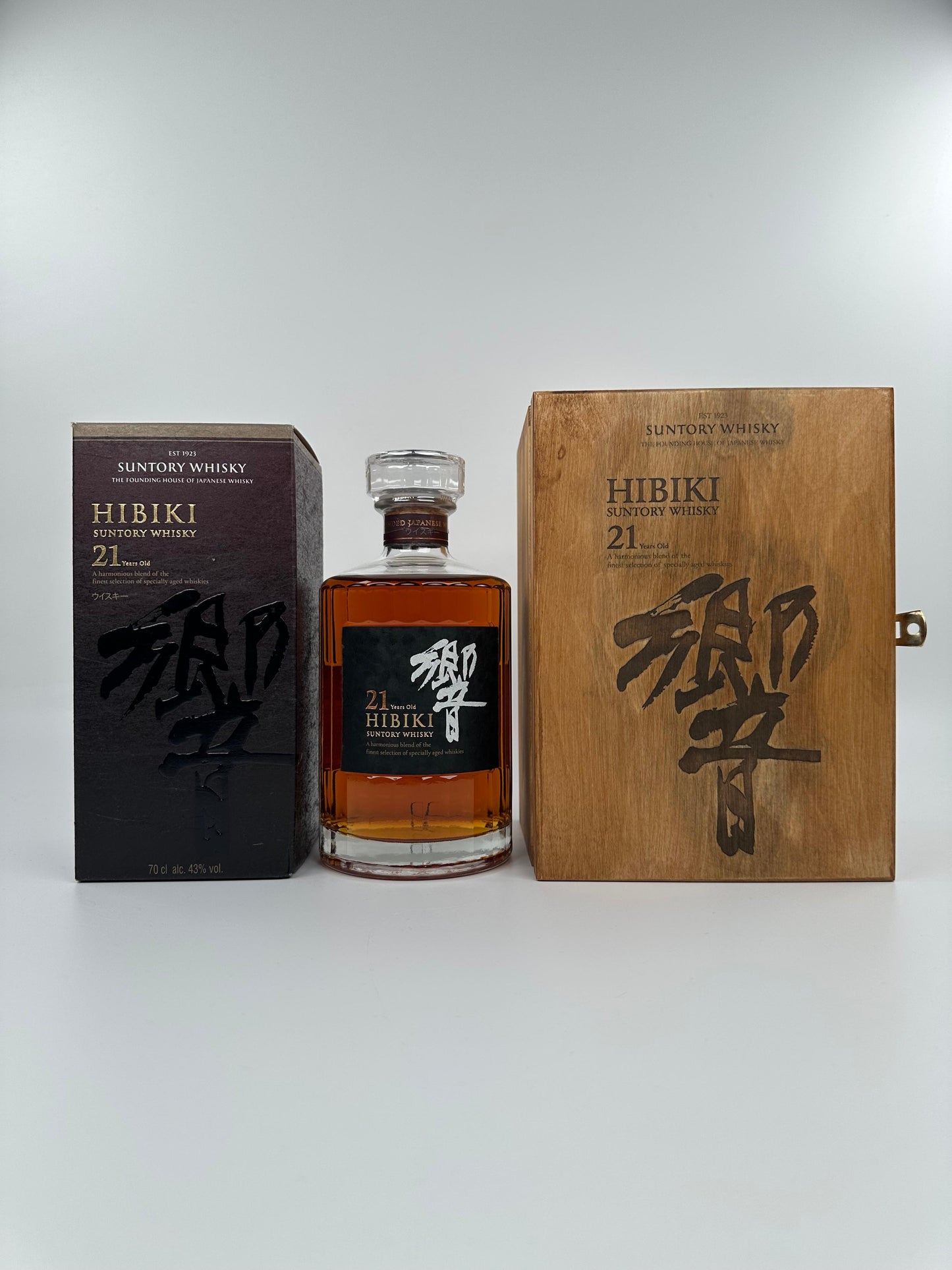 Hibiki 21 Years 0,7l 43%vol. in Wooden Box